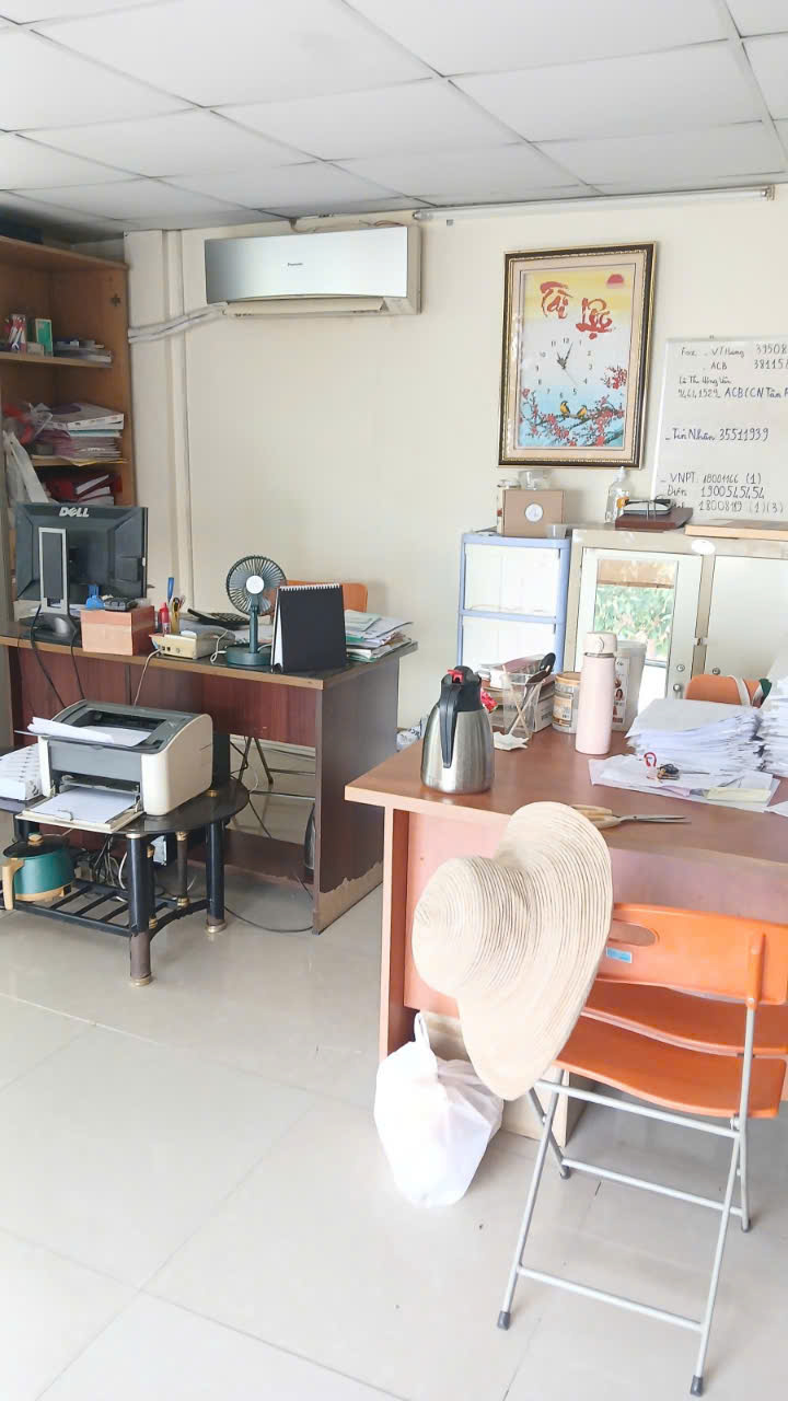 Bom Tấn nhà xưởng Đ số 9 BHH gần Aeon Tân Phú hẻm xe tải 300m2,2Tầng Nhỉnh 12 tỷ - Ảnh 2