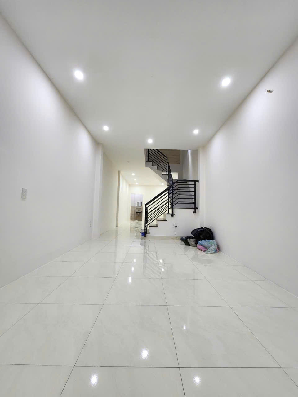 BÁN NHÀ NGUYỄN ĐỨC THUẬN P13 TÂN BÌNH 68M 3 TẦNG CHỈ 6 TỶ 8 - Ảnh 4