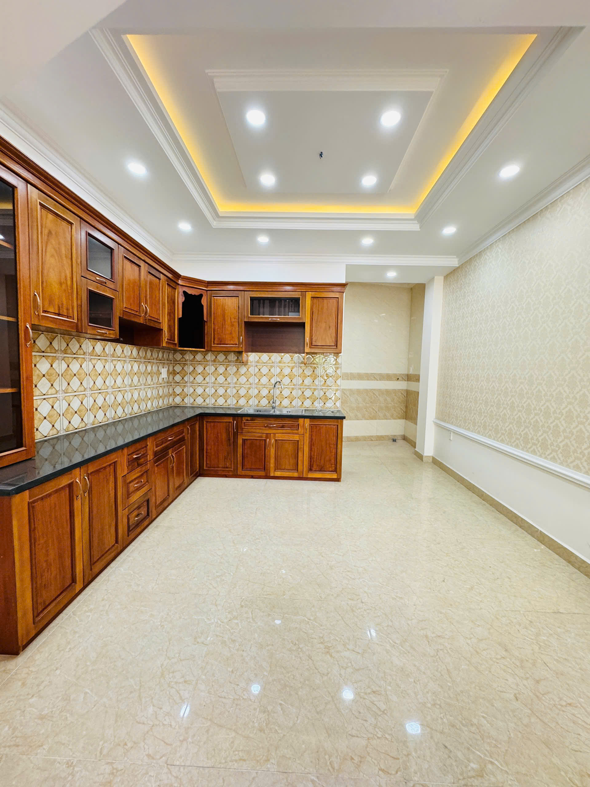 Bán Nhà mới 3.5 Tâng Đường Xe Tải Ngay Sát Mặt tiền Đường Số 10 Hiệp Bình Phước - Ảnh chính