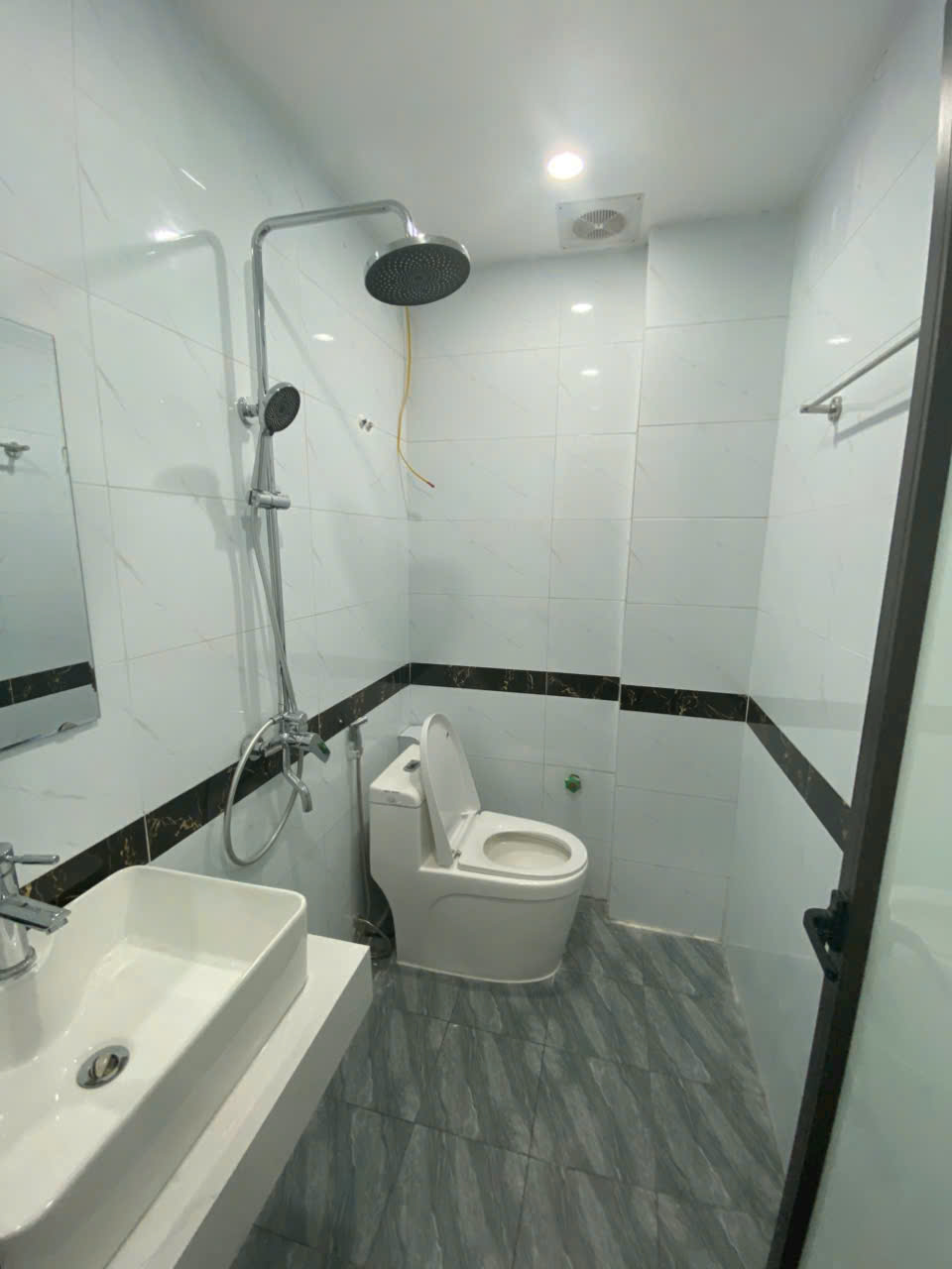 Nhà riêng trong ngõ, mới koong 6 tầng thang máy, 33.3m2, giá chỉ hơn 7 tỷ xíu - Ảnh 2
