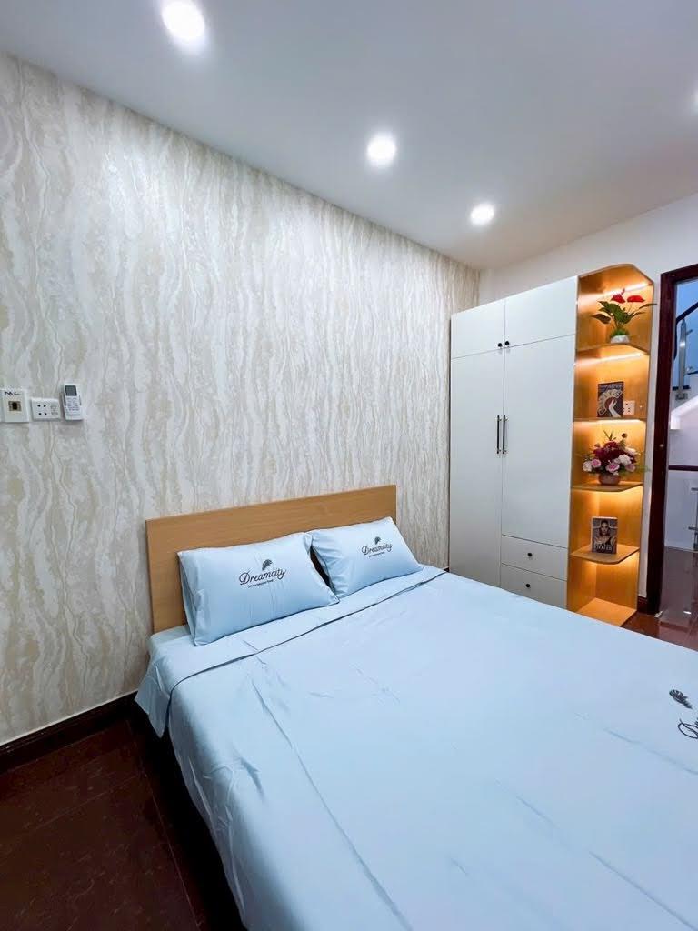 Bán nhà Gò Vấp, Sat hẻm xe hơi Nguyễn Văn Công, 30M² x 3 Tầng, 4 Pn, Full nội thất, SHR,  hơn 4 🧄 - Ảnh 2