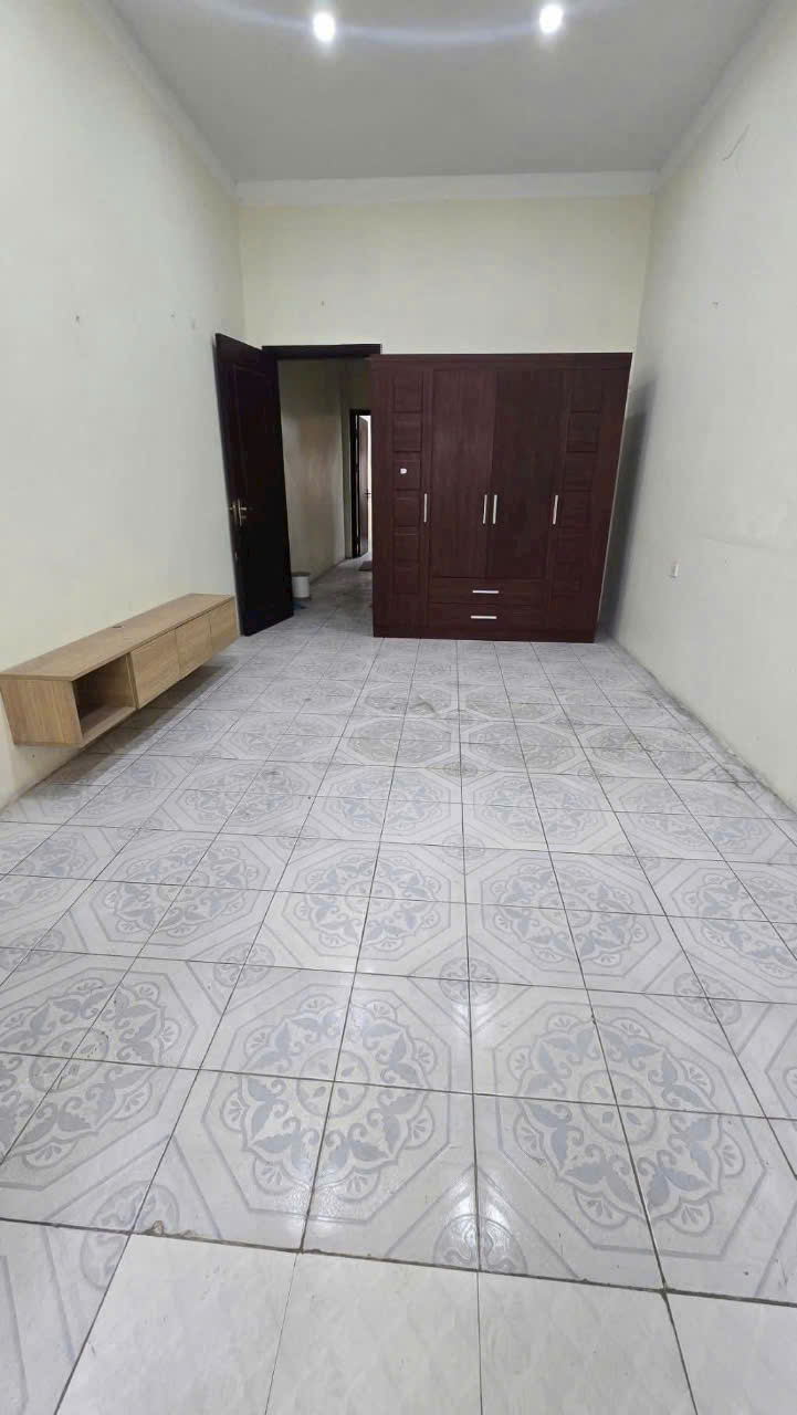 Nhà hiếm đường Giải Phóng, gần bến xe Nước Ngầm, 2 mặt ngõ trước sau, sát phố chính, dt 65m2, 4 - Ảnh chính