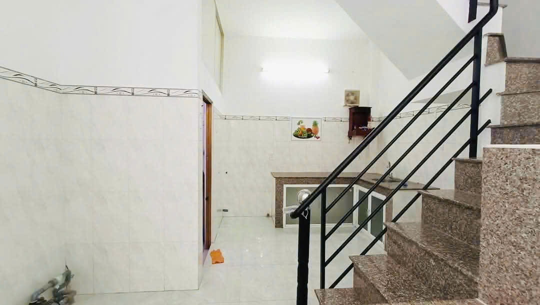 Nhà 2 tầng vương vức hẻm Dương Bá Trạc P1Q8. Giá 3,68 tỷ bớt lộc - Ảnh 2