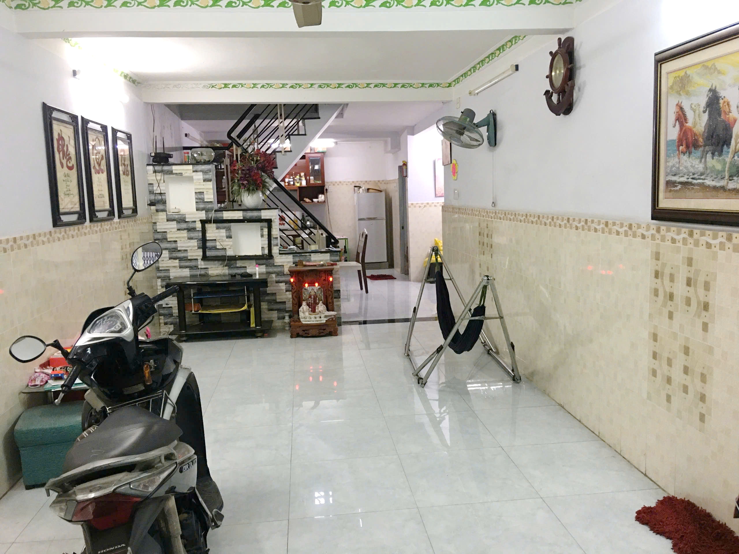Nhà 2 tầng nở hậu ôtô đậu cách nhà 5m đường nội bộ P4Q8. Giá 6,8 tỷ TL - Ảnh chính