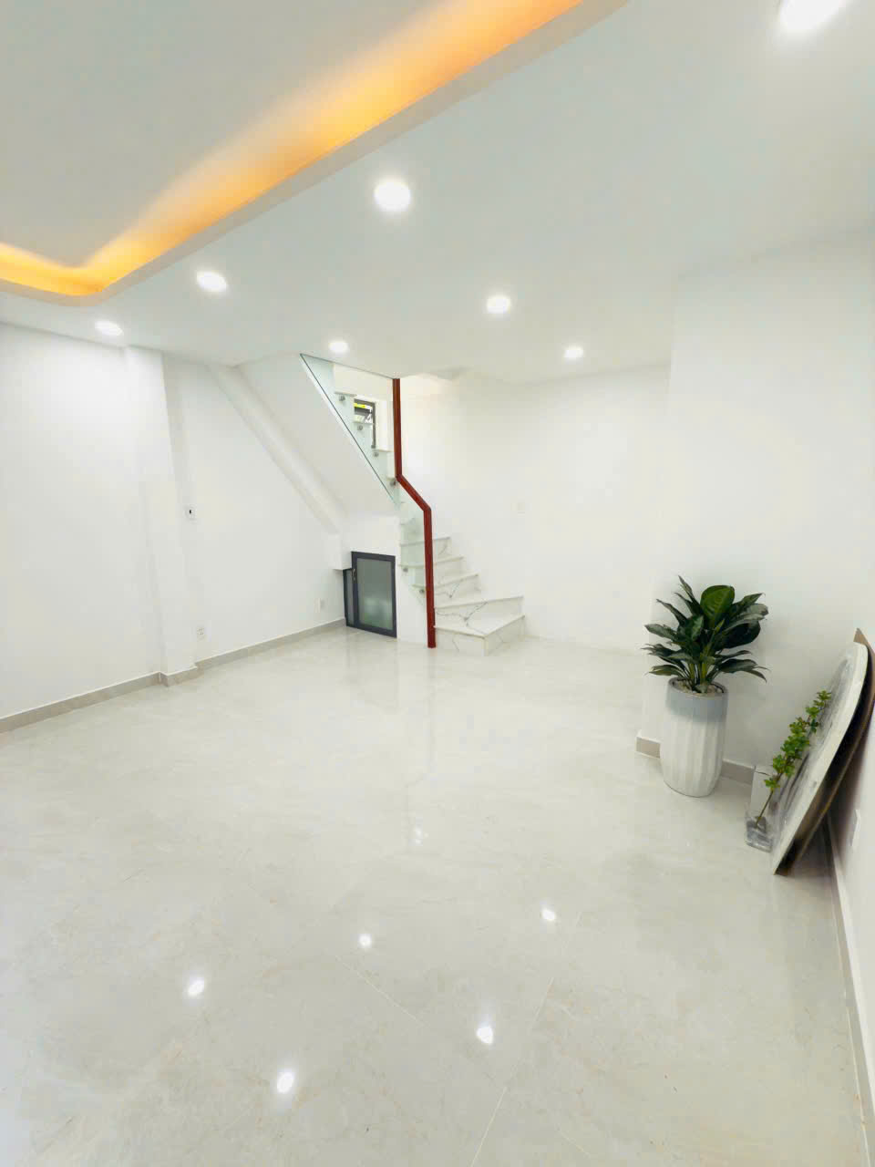 Nhà 4 tầng mới vị trí đẹp sát mặt tiền Hưng Phú P9Q8. Giá 4,68 tỷ TL - Ảnh 1