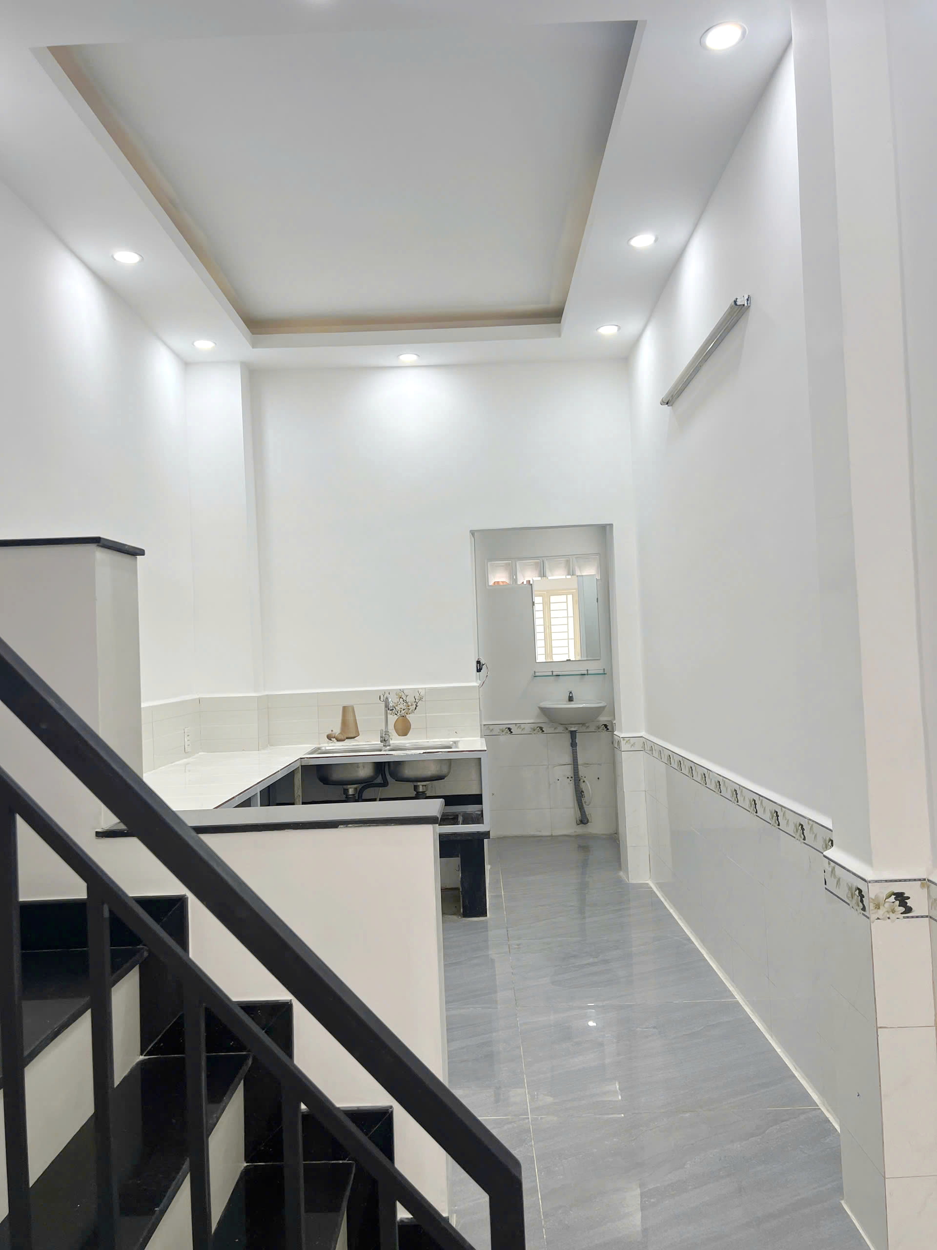 Nhà mới 1 lầu gần MT Tùng Thiện Vương P12Q8 - Ảnh 2