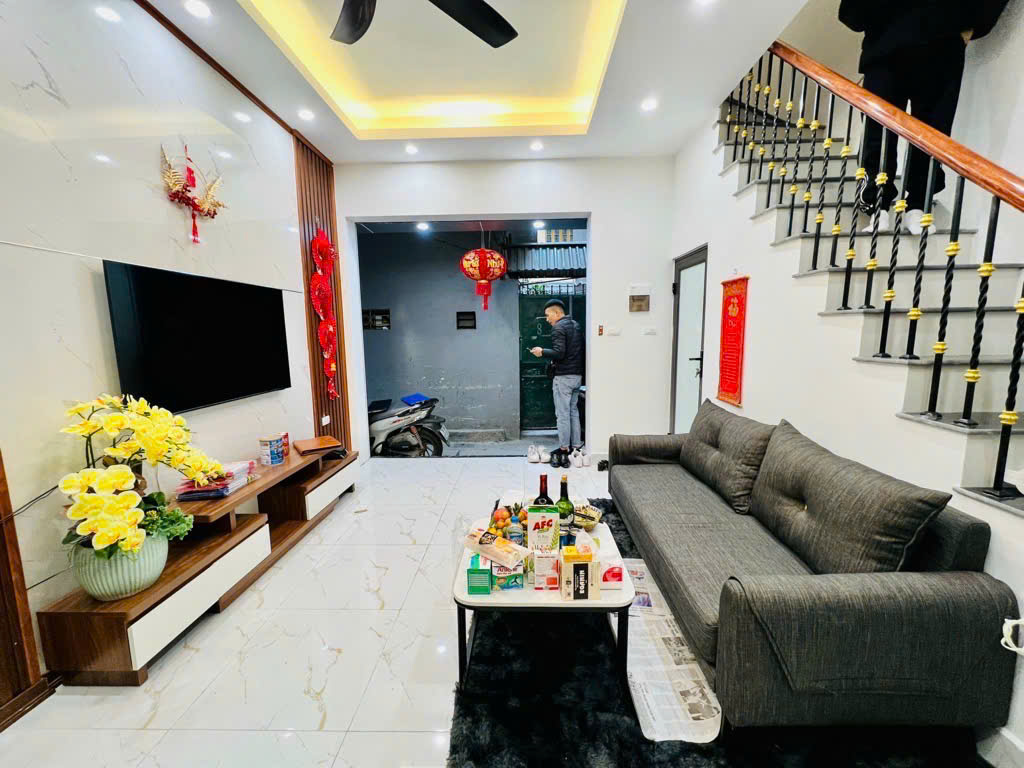 Nhà riêng sát phố, công viên, đẹp và hiếm, trung tâm quận Hai Bà Trưng, 28m2, 4 tầng, 3 ngủ, giá - Ảnh 1