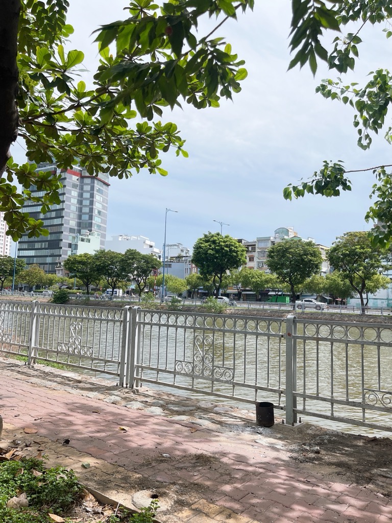 CẦN TIỀN BÁN GẤP NHÀ MT BA ĐÌNH, P8, Q8, VIEW SÔNG, DT: 40M2(4 X 10M) CHỈ 5.2 TỶ - Ảnh 1