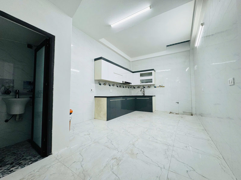 Bán 48,2m2 nhà dân xây đẹp 4,5 tầng tại tổ 16 Thạch Bàn, sát chợ Đồng Dinh. Cách 30m ra đường ô tô - Ảnh chính