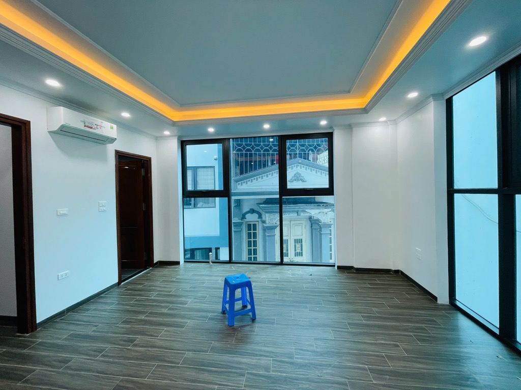 Cần bán gấp! Nhà Lạc Long Quân, Tây Hồ, lô góc, ô tô vào nhà, 60m2, MT 6.2m, 14 tỷ - Ảnh 2