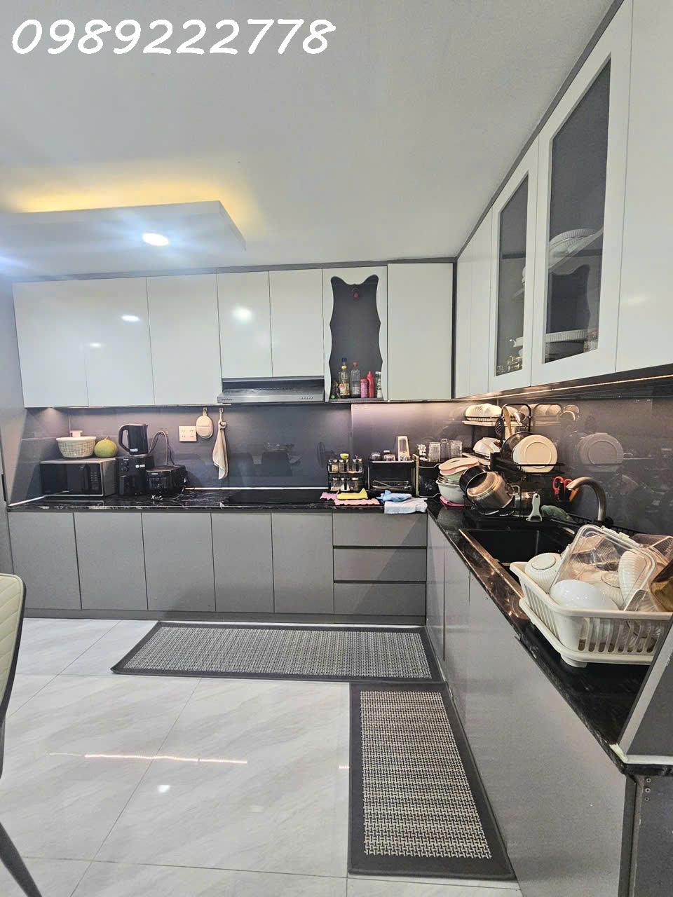 CHDV CAO CẤP TRẦN HƯNG ĐẠO - QUẬN 5 - HXH - SÁT MT - GẦN 70M2 - 5 TẦNG SIÊU ĐẸP - 7PN-7WC-  2 SÂN - Ảnh 2