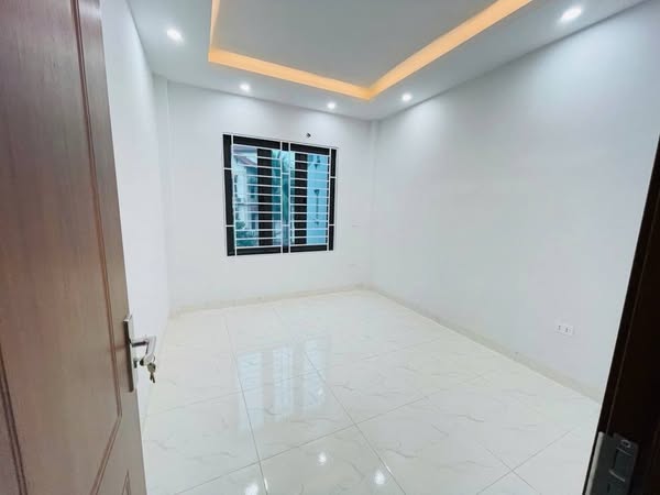 Chỉ 5 tỷ sở hữu ngay nhà mới đẹp 39m x 5T, gần đường vành đai 3.5 - Hoài Đức, ô tô đỗ cửa, 3 thoáng - Ảnh 1