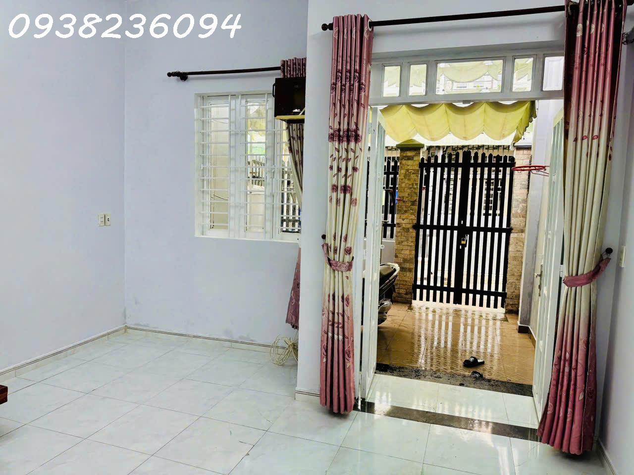Nhà rộng đẹp 4.5x16, máy lạnh và nhiều nội thất, gần cao Đẳng Điện Lực - Ảnh chính