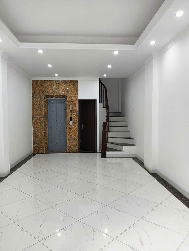 NHÀ ĐẸP - ĐC E Hưng Cần Bán Nhanh Căn Nhà Mặt Ngõ 85 Bát Khối, Long Biên, Hà Nội - Ảnh 1