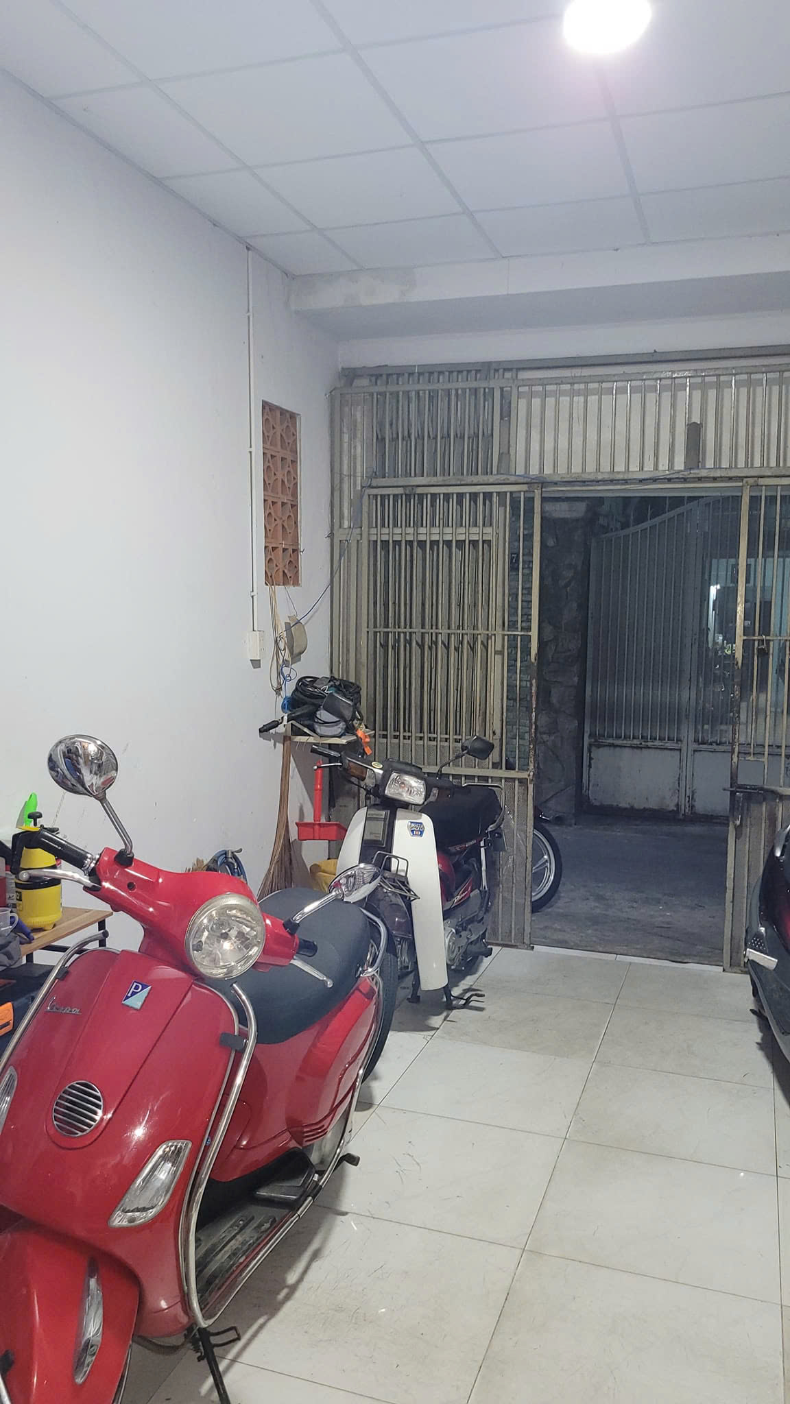 Bán nhà Hẻm xe hơi Đồng Đen, gần Công Viên Bàu Cát, DT: 7x16m, 2 Tầng - 6PN, 11.5 tỷ. - Ảnh 3