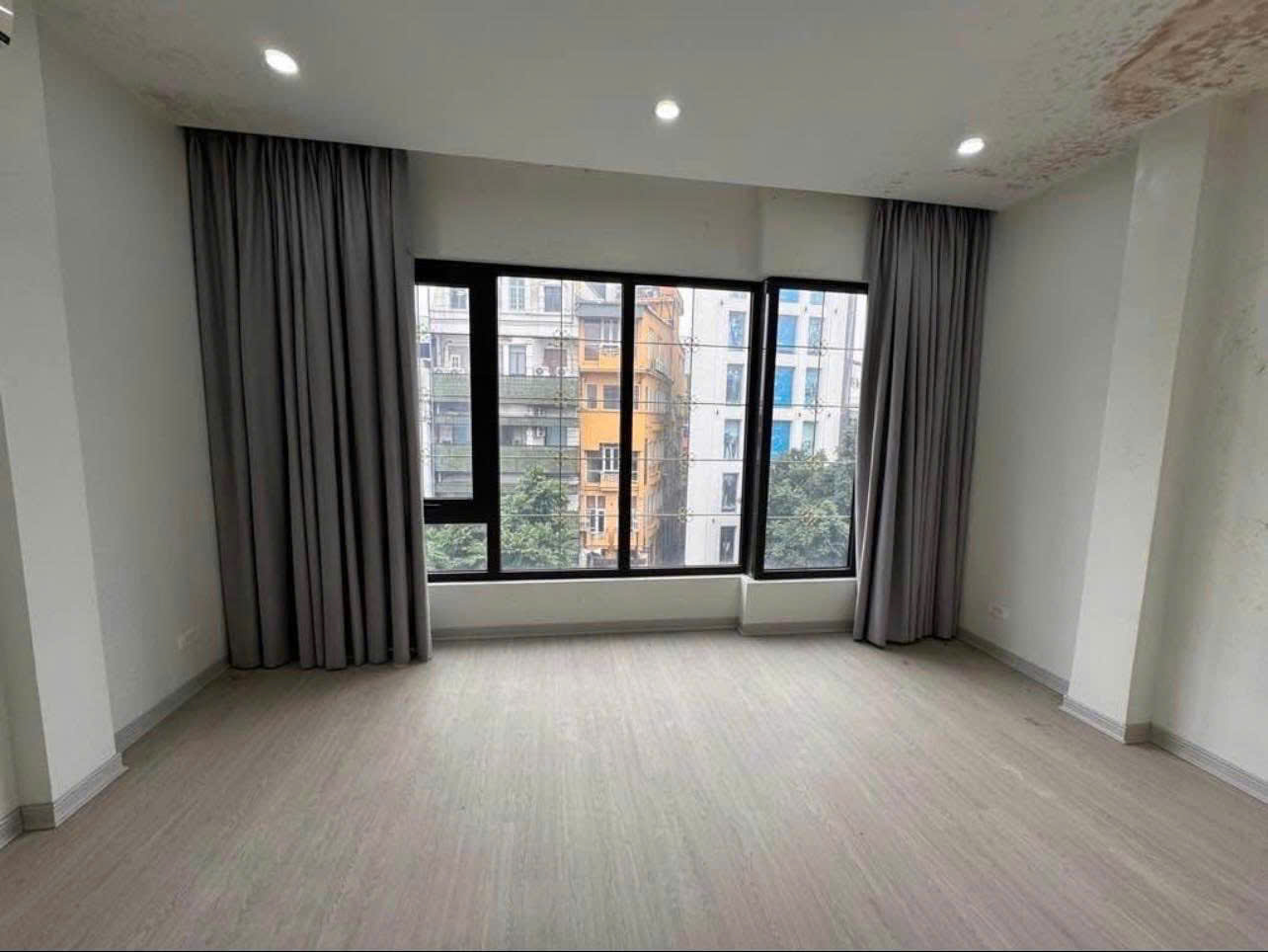 Vỉa hè 8M, Dt 45M2, mt 4,5M, 7T,38 TỶ, trung tâm Ba Đình kinh doanh đẳng cấp,vị trí kim cương,ô tô - Ảnh 1
