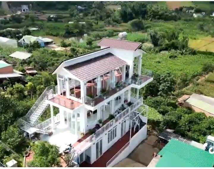 BÁN GẤP NHÀ VƯỜN GẦN ĐÀ LẠT - 4,5 tỷ - rộng 3656m2 - có 400m2 thổ cư - Ảnh chính