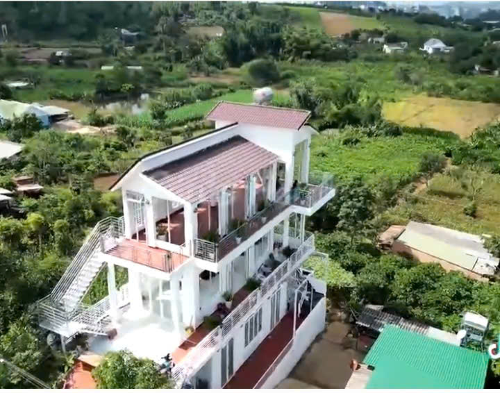BÁN GẤP NHÀ VƯỜN GẦN ĐÀ LẠT - 4,5 tỷ - rộng 3656m2 - có 400m2 thổ cư - Ảnh 1