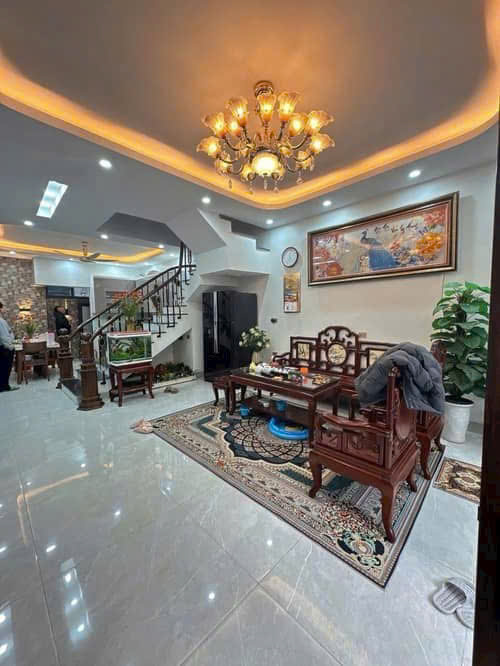 Hót đây! Nh.à đẹp, gi.á rẻ kịck sàn do chủ vỡ... Ở phố Thượng Thanh - Ảnh chính