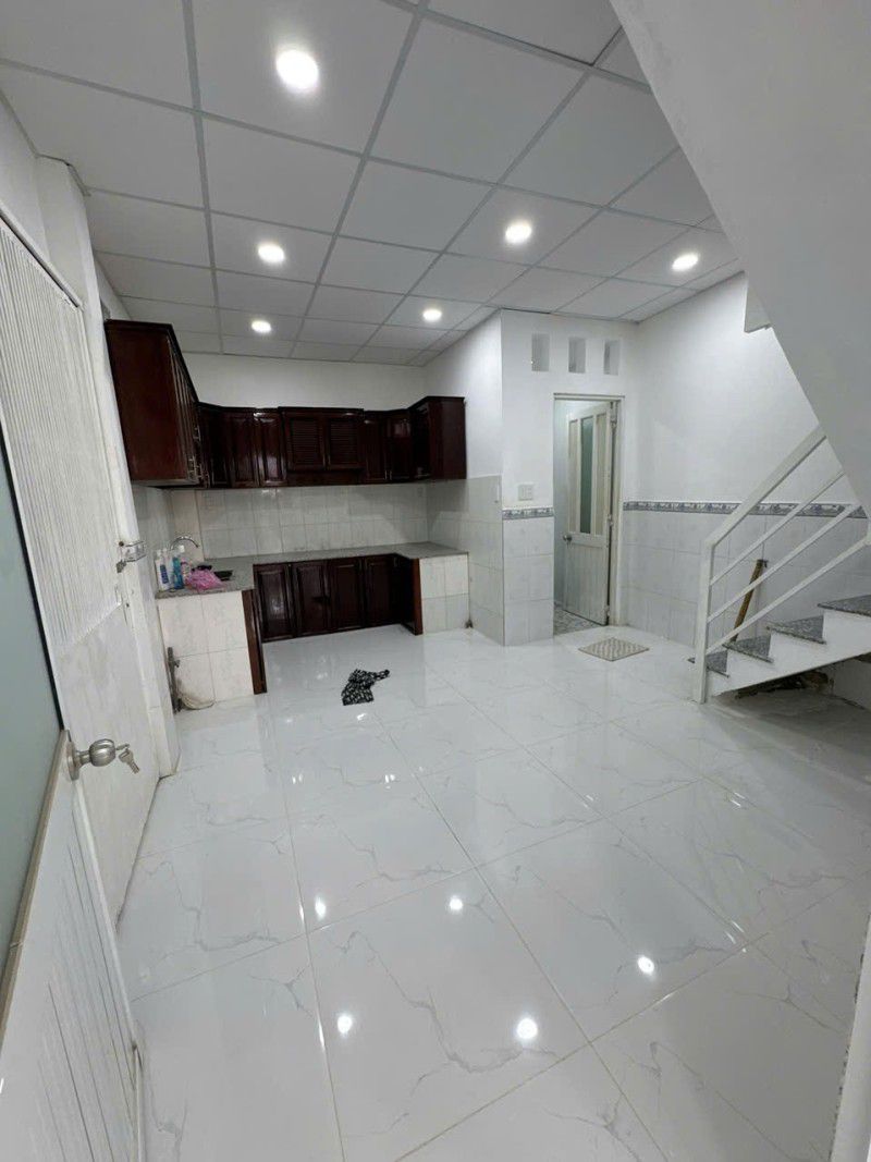 NHÀ ĐƯỜNG ĐIỆN BIÊN PHỦ , BÌNH THẠNH - 38M - 2 TẦNG - 2 PN - LÔ GỐC THOÁNG - XE HƠI TỚI NHÀ - THUẬN - Ảnh 1
