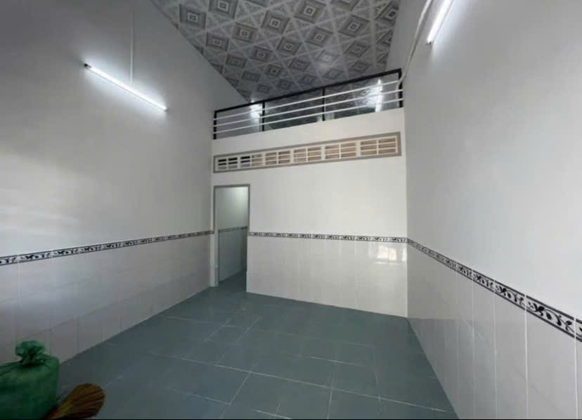 Làm ăn thua lỗ bán nhà 111m2 có SHR Giá 690tr gần BVXA Xã tân phú trung Củ Chi - Ảnh 2