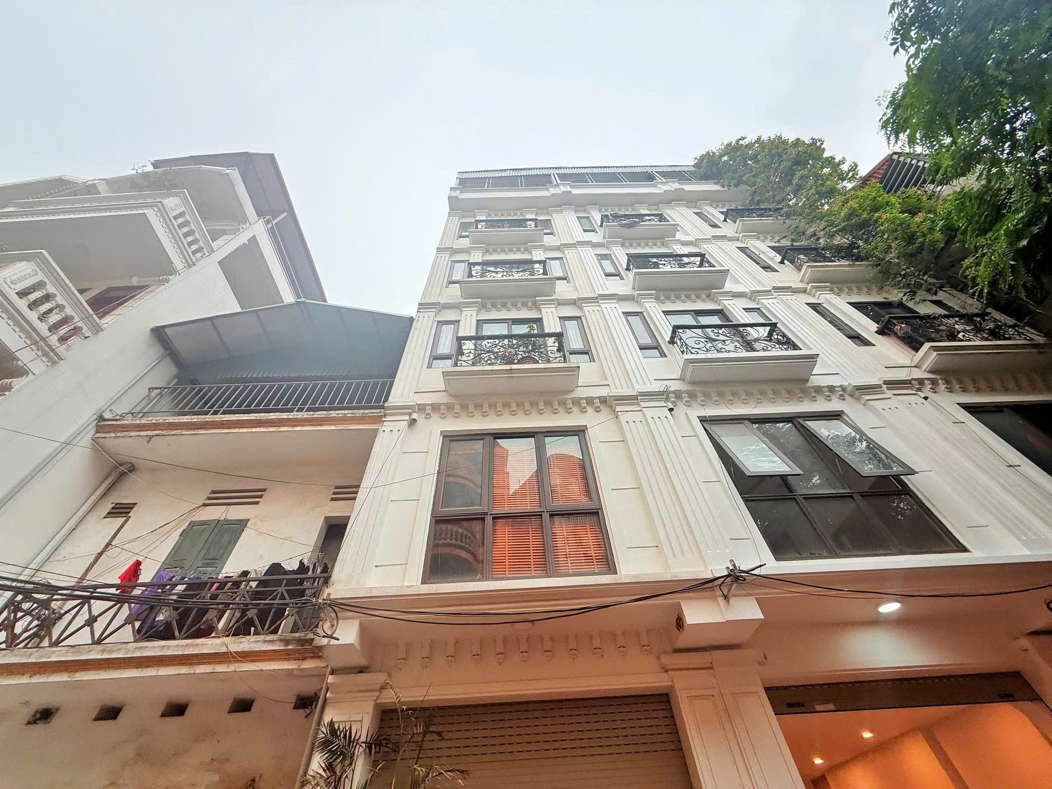 SIÊU PHẨM LẠC LONG QUÂN  -  CẦU GIẤY TRUNG TÂM  QUẬN Ô TÔ TRÁNH . DT 30M - NHÀ ĐẸP 6 TẦNG THÔNG SÀN - Ảnh 1