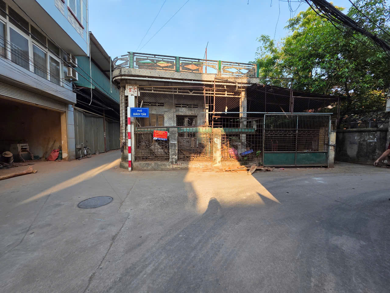 Diện tích: 97m² (mặt tiền rộng 6m) GIÁ 2 TỶ <br><br> rộng, thoáng – cực kỳ thuận lợi kinh doanh Đường - Ảnh chính
