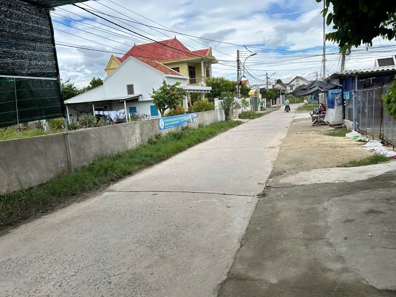 Bán lô đất 2 Mặt Tiền Ninh Thuỷ Cách biển Dốc Lết chỉ 600m Giá : 1ty990 e Trinh - Ảnh 1