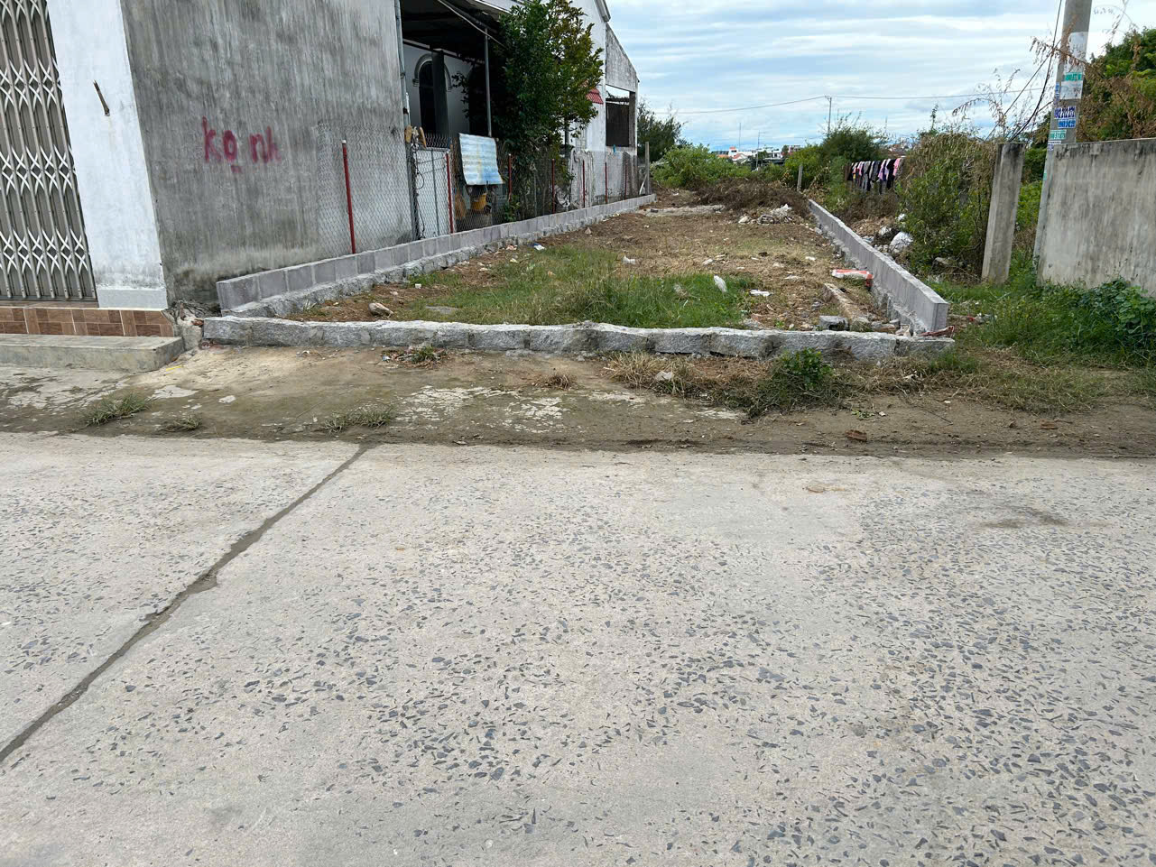 Bán lô đất 2 Mặt Tiền Ninh Thuỷ Cách biển Dốc Lết chỉ 600m Giá : 1ty990 e Trinh - Ảnh 2