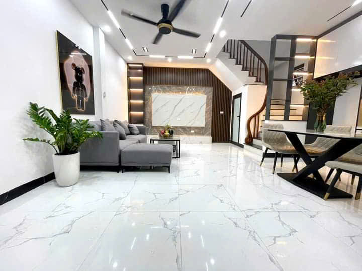 Phải thật nhanh Hoàng Liên 35.2m2-5 tầng, ô tô, NT đẹp ở ngay, 5.48 tỷ - Ảnh 1