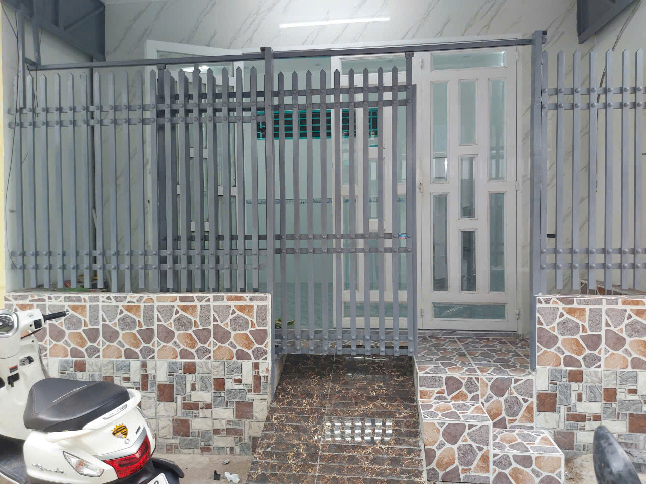nhà 5 triệu 2 phòng ngủ sâu lưng bệnh viện Đa Khoa Trung Ương - Ảnh chính