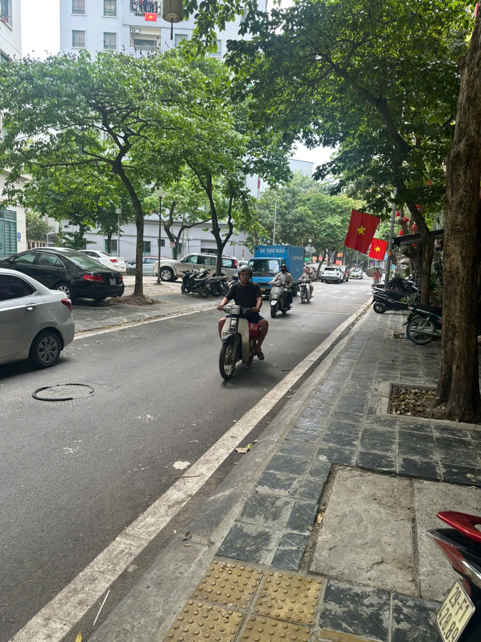 DÒNG TIỀN 9 PHÒNG KHÉP KÍN - TRUNG TÂM CẦU GIẤY - Ô TÔ TRÁNH 40m2 - 12 tỷ - Ảnh 2