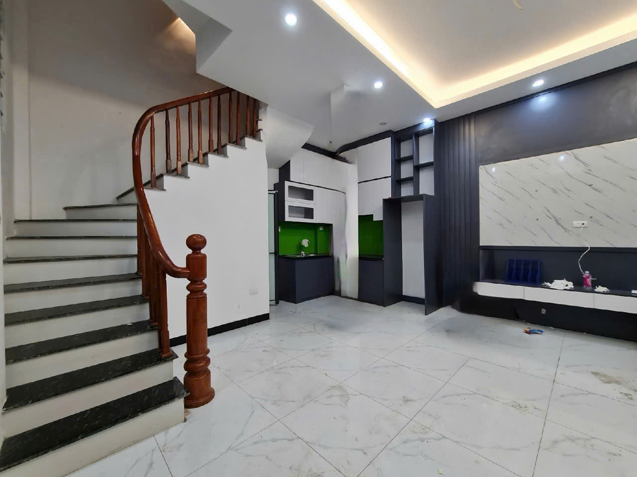 Nhà Yên Ngưu - Tam Hiệp 5 tầng tiện ích xung quanh ngập tràn - Ảnh chính