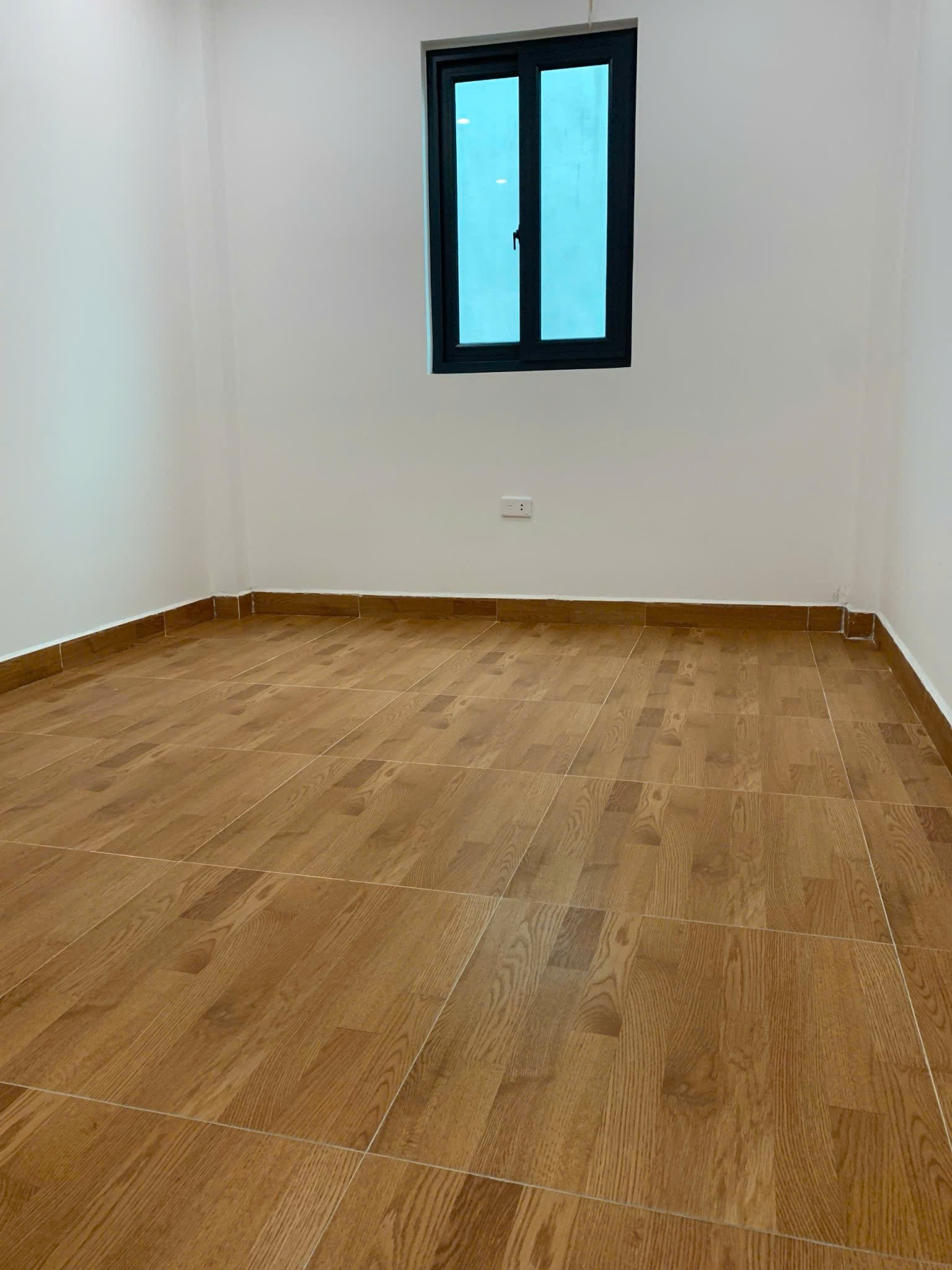 Bán Nhà Ngõ 160 Phố Tây Tựu 42m2 x 4 tầng, ngõ thông rộng, căn góc mặt tiền bề thế với 5 phòng ngủ - Ảnh 3