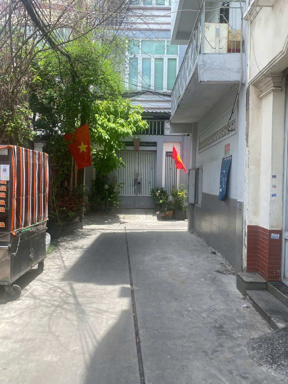 BÁN NHÀ GẦN ĐẦM SEN, LẠC LONG QUẬN, QUẬN 11, 68m2, SÁT HXH, HƠN 5 TỶ - Ảnh 1