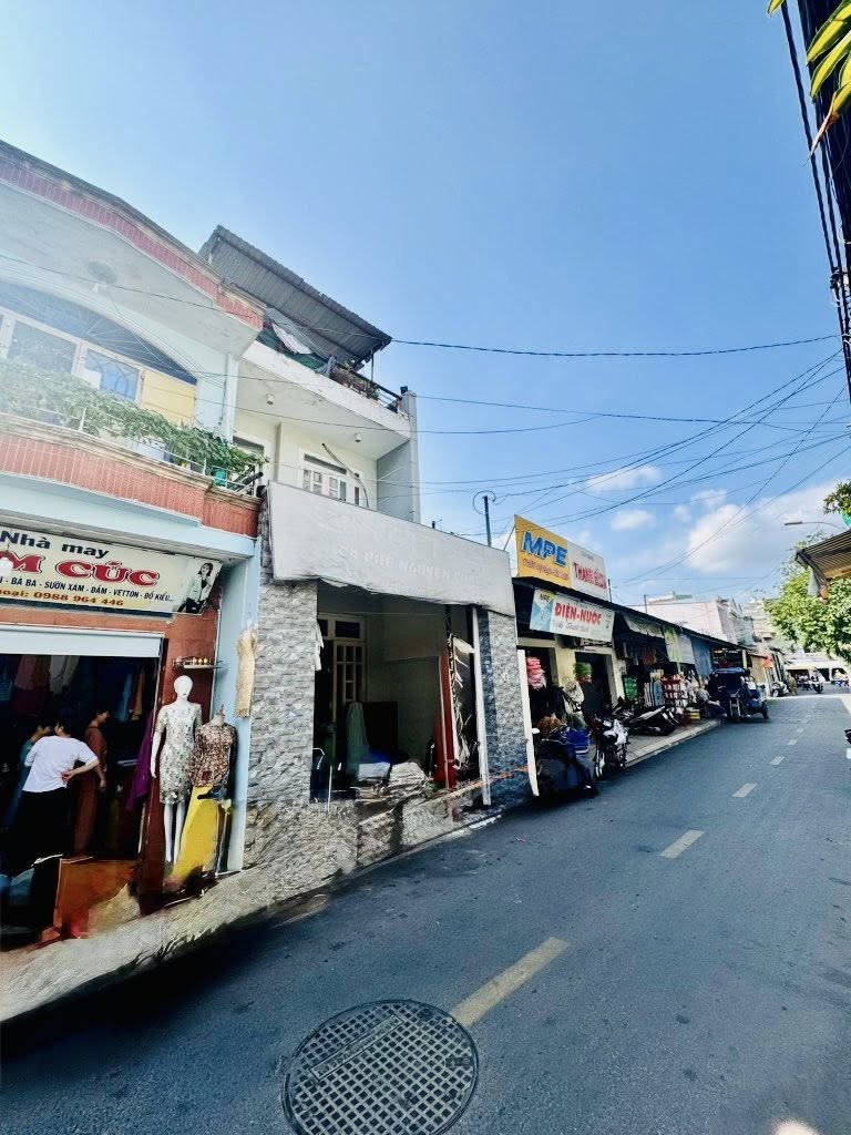 60M N4.5 - 3 TẦNG - DÒNG TIỀNG 15TR - MẶT TIỀN NGAY KHU CHỢ VẢI NHỈNH 8 ĐỒNG - Ảnh 1