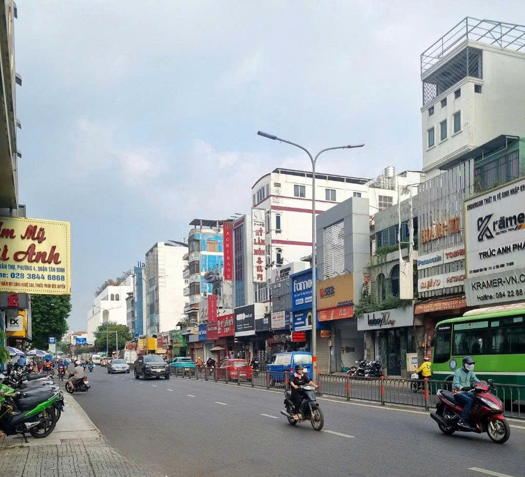 Bán nhà mặt tiền vị trí đẹp KD sầm uất Hoàng Văn Thụ TB 88m2 ngang 4.3m ngay ADORA 19 tỷ - Ảnh 2