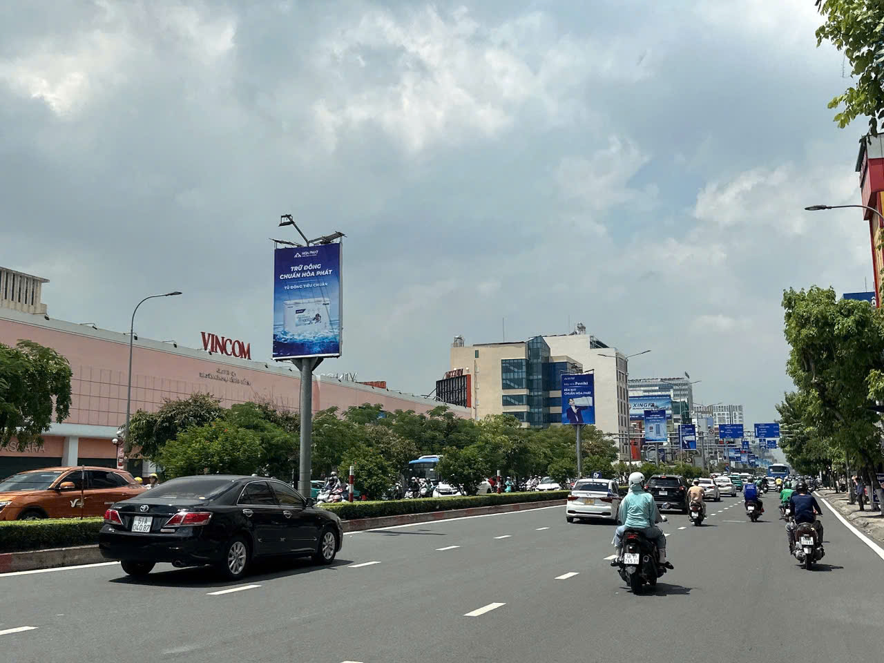 Bán nhà mặt tiền vị trí đẹp KD sầm uất Hoàng Văn Thụ TB 88m2 ngang 4.3m ngay ADORA 19 tỷ - Ảnh 1