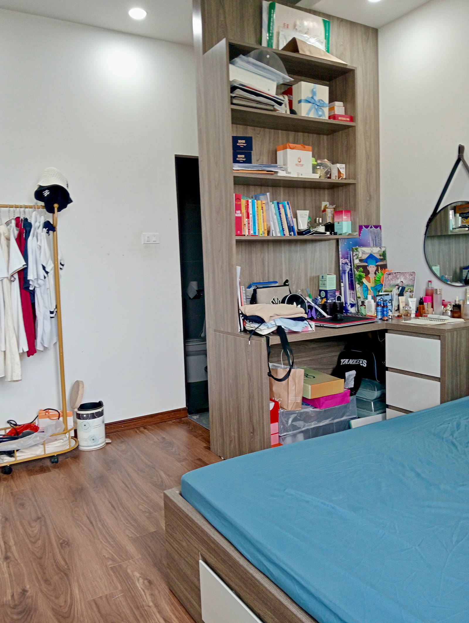 Chính chủ bán gấp chung cư Tòa No2 Huỳnh Thúc Kháng, Đống Đa. DT: 100 m2 – 3PN. 7,3 tỷ. - Ảnh 1