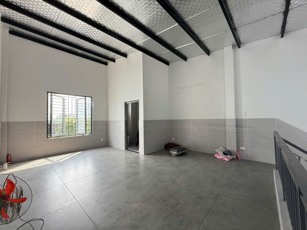 CHO THUÊ MẶT BẰNG KD/KHO 400M2 ( 1 TRỆT 1 LỬNG) GIÁ TỐT MẶT TIỀN TỈNH LỘ 15, CỦ CHI - Ảnh 2