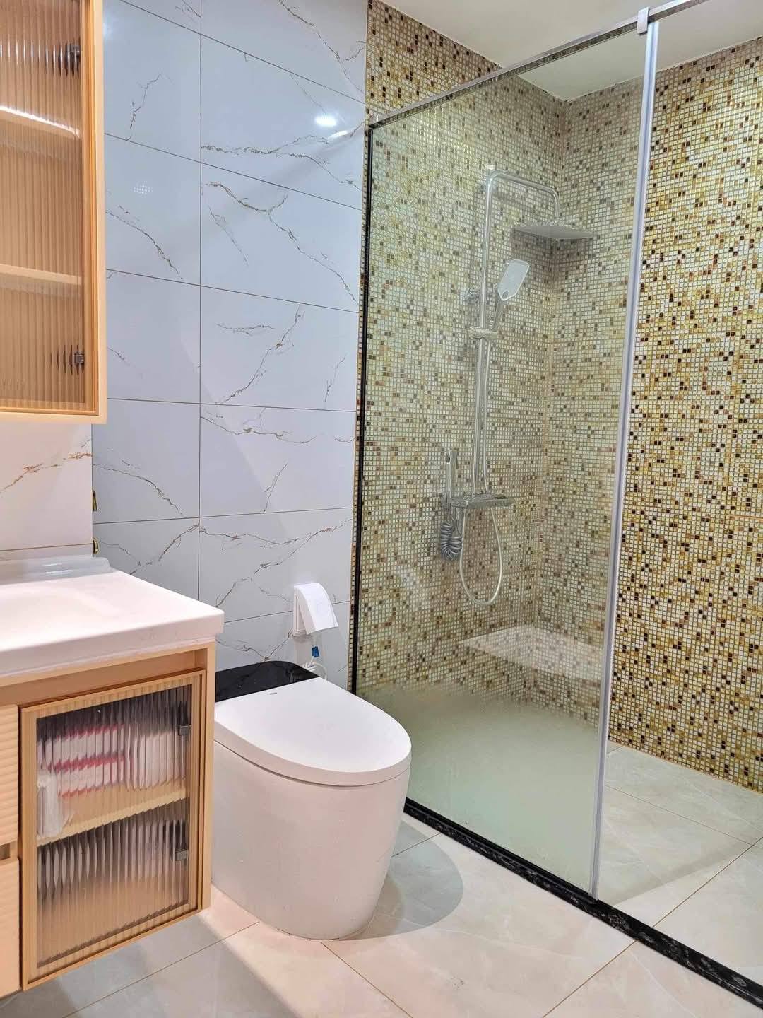 Bán nhà mặt phố Quán Thánh, 56m2, 6 tầng thang máy, nhỉnh 35 tỷ, vỉa hè rộng, kinh doanh đỉnh - Ảnh 1
