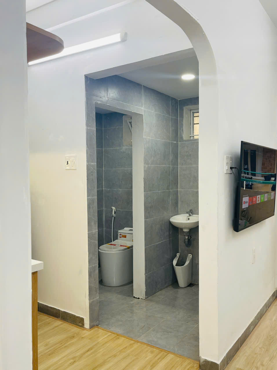 Bán căn hộ D7.xx (toà D) dt 52m2 Giá 1 tỷ 685, bao thuế phi lh e Bich - Ảnh 3