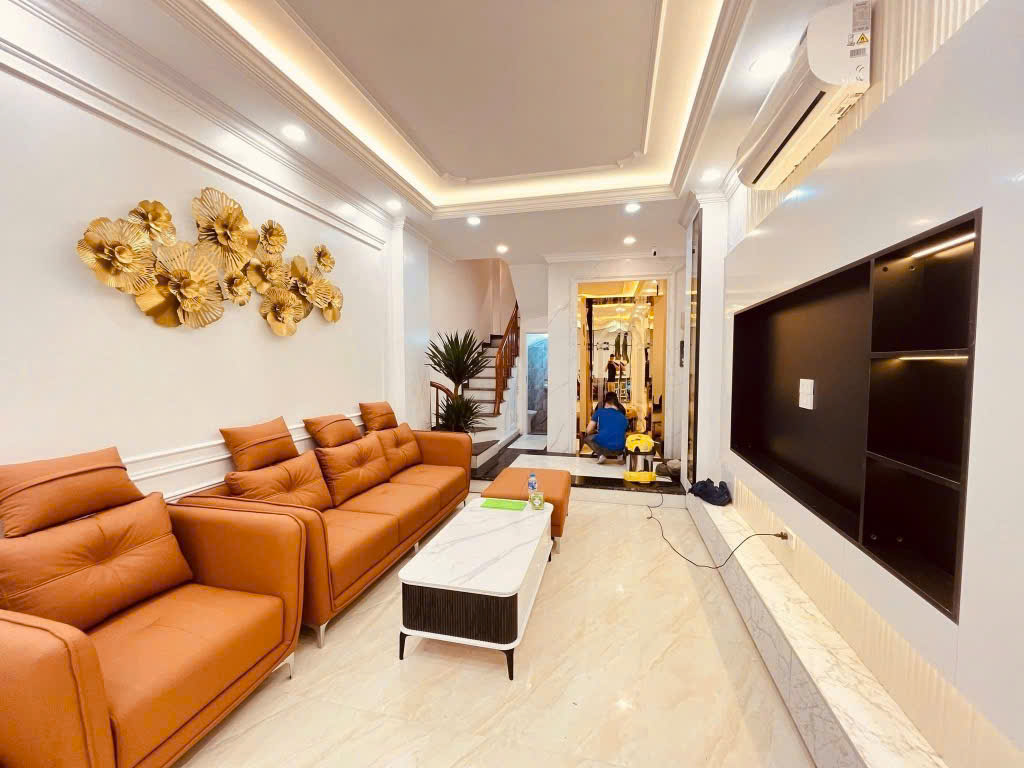 NHÀ ĐẸP 40M, 6 TẦNG THANG MÁY GẦN NGÃ TƯ CÁT LINH ĐỐNG ĐA - 12,6 TỶ - Ảnh 1