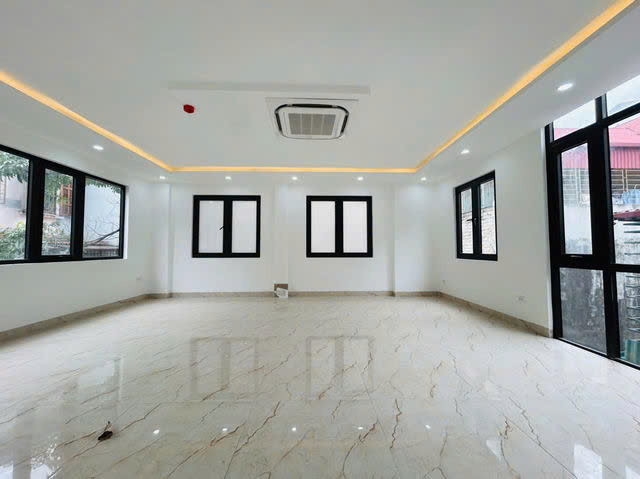 NHÀ MỚI ĐẸP Nguyễn Chí Thanh 56 m2,X 7 tầng mặt mặt tiền 8m, 23.5 tỷ Đống Đa. - Ảnh 4