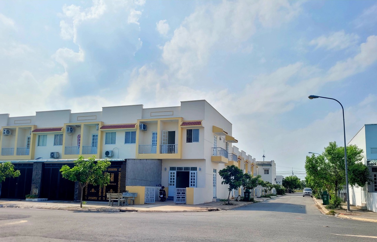 VỐN  400 TRIỆU - SỞ HỮU NHÀ PHỐ LIỀN KỀ  PHONG CÁCH CHÂU ÂU TẠI TÂY NINH HIẾM CÓ - Ảnh 3