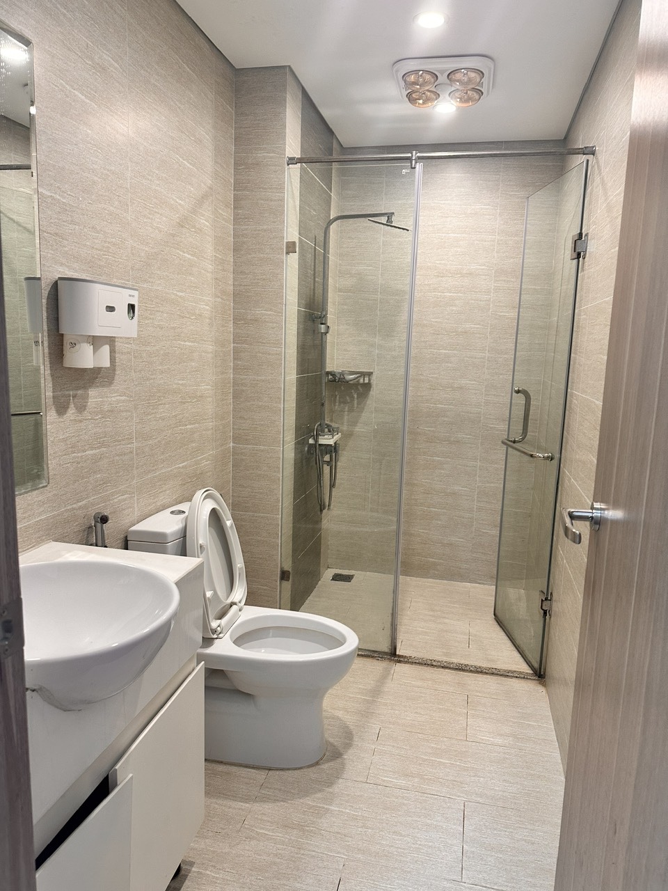 Chính chủ bán căn hộ 2PN 62m tòa S4, full nội thất, sẵn sổ, giá nhỉnh 4 tỷ - Ảnh 3
