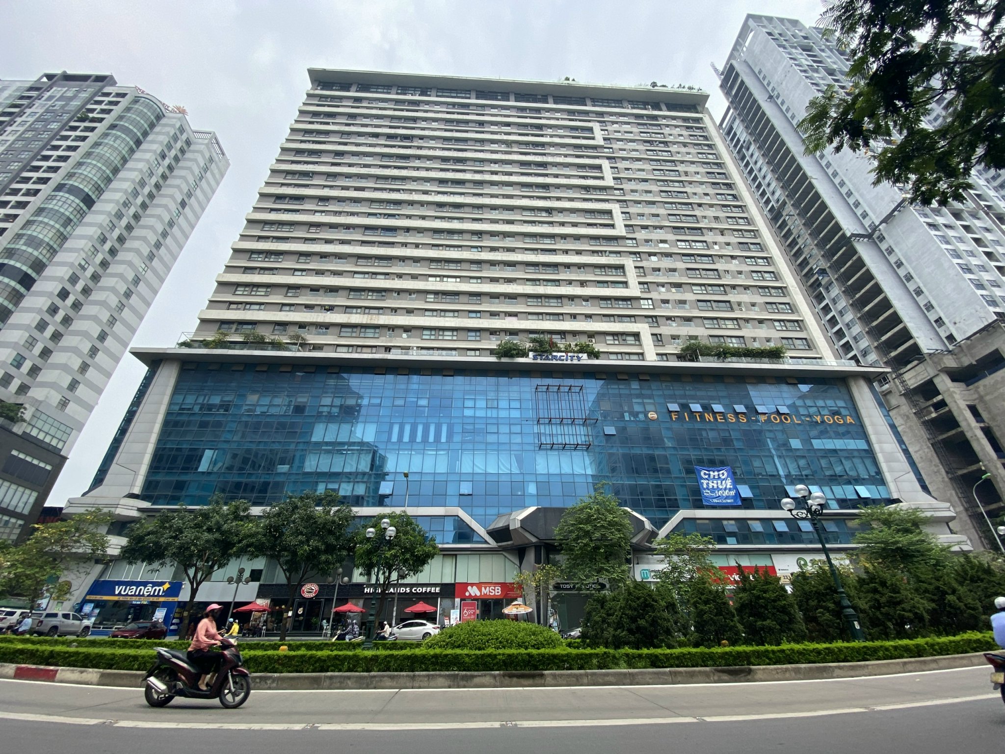 Z Shophouse tầng 1 tòa nhà phố Lê Văn Lương, sổ hồng sở hữu lâu dài, DT 203m2, đang cho thuê 200 - Ảnh 1