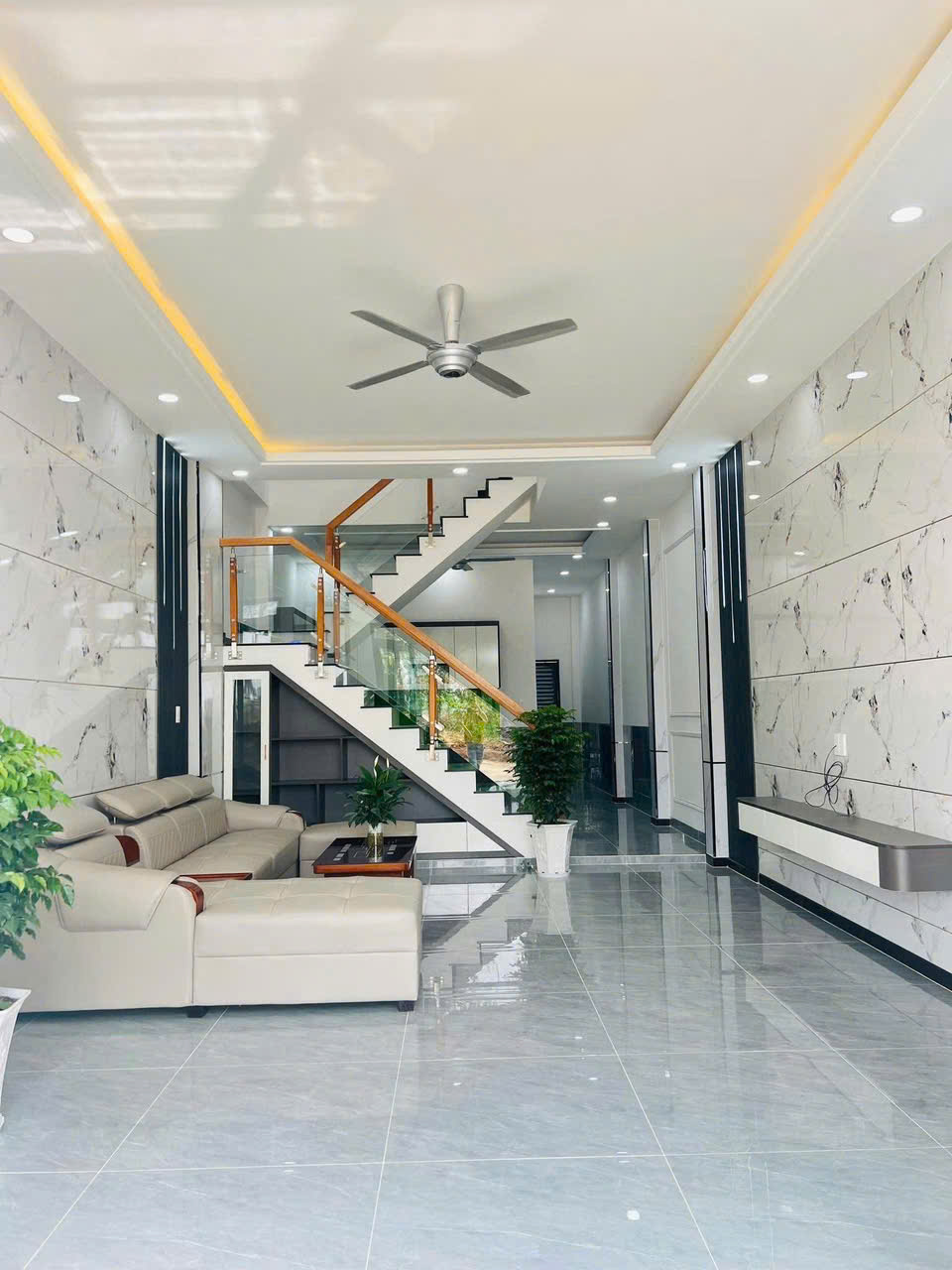 Bán nhà lầu đẹp, KDC Thạnh Phú, đường nhựa bàn cờ chỉ 2ty380 - Ảnh 1