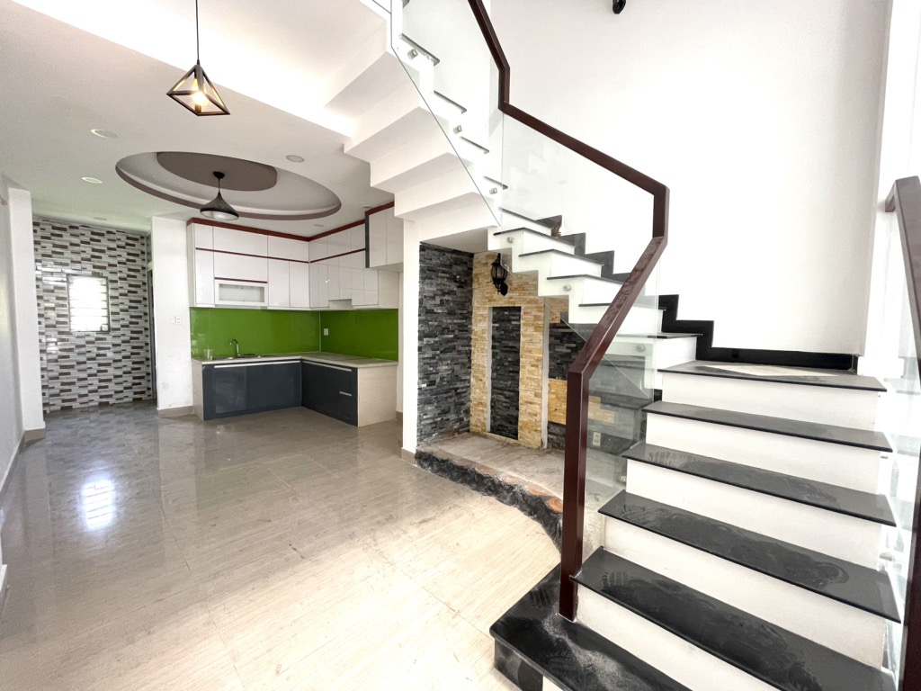 NHÀ ĐẸP THỐNG NHẤT GV - GIÁP VIEW SÔNG THOÁNG MÁT - HXH - NHÀ 4 TẦNG - DT 52M² CHỈ 5.X TỶ - Ảnh 2