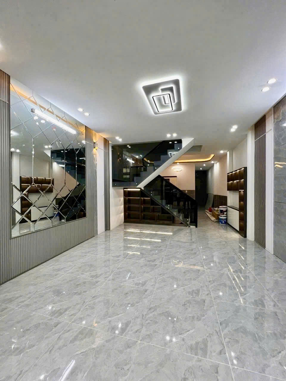 Nhà lầu siêu sang, sổ riêng thổ cư gần KCN Thạnh Phú, chỉ 2tỷ250 - Ảnh 1